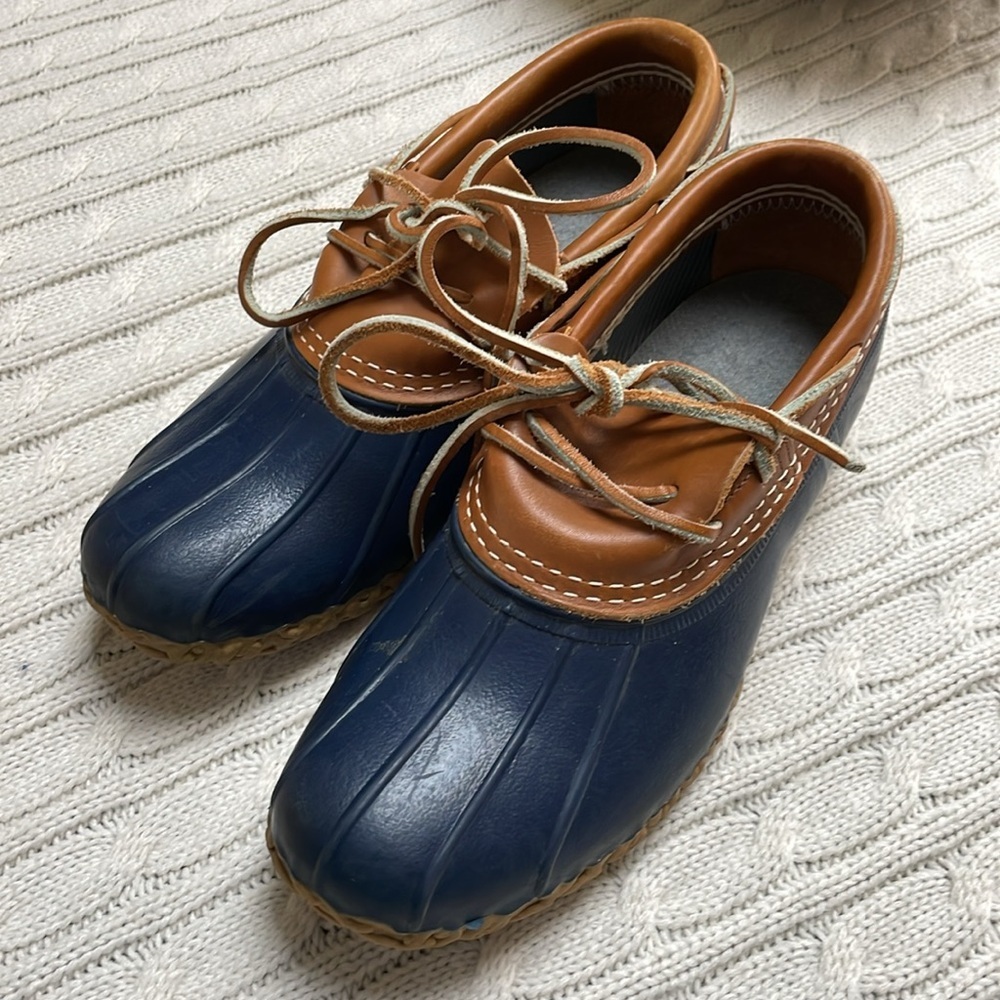 Women’s LL Bean blue duck boots. Sz 7N. Rubber leather rain snow w/ insoles